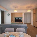 Seapearl In Infinity Pools And Spa-parking Lejlighed Năvodari